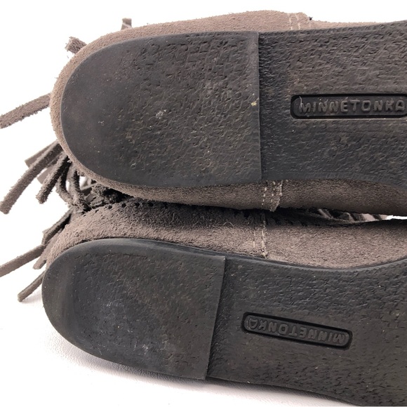 Minnetonka Gray Suede 3-Layer Fringe Moccasin Boots 7 - Picture 10 of 11